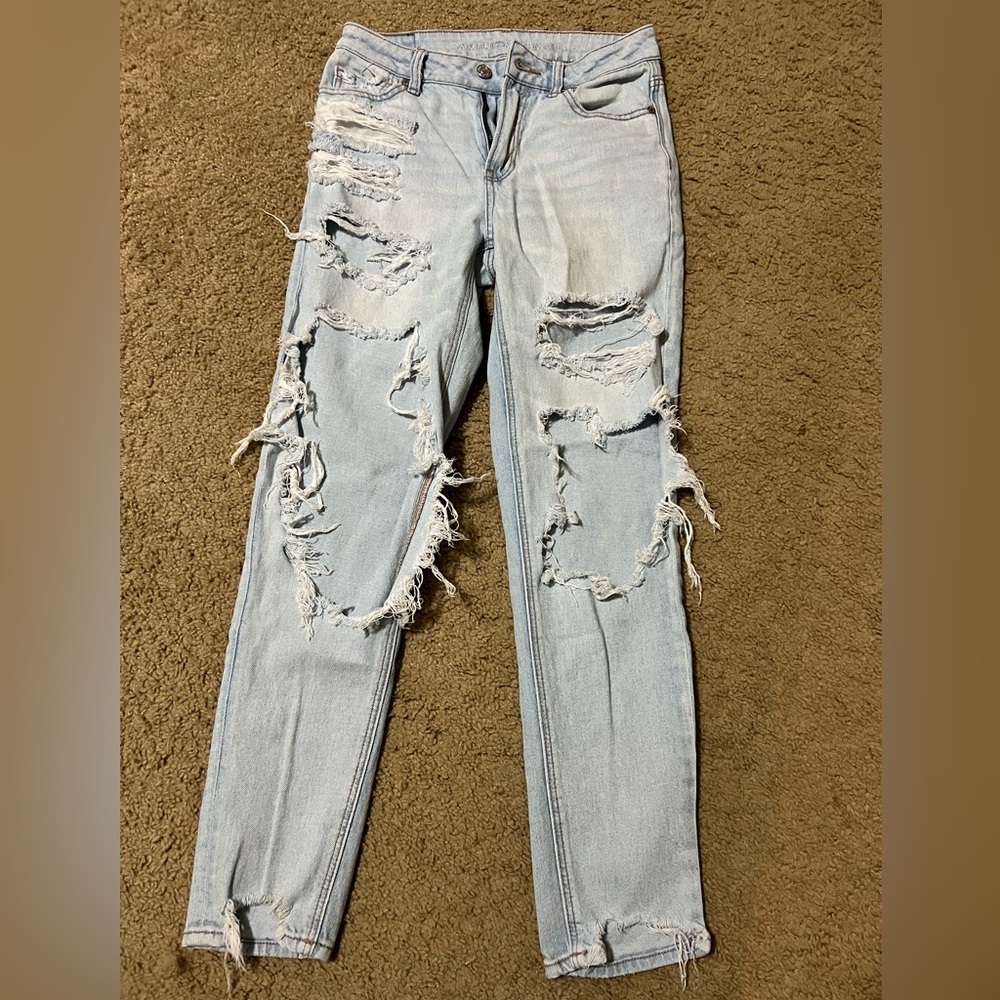 Women’s distressed jeans